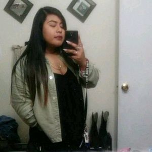 Meet your Posher, Vanessa